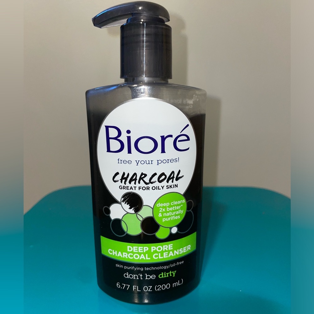 😊New Bioré Charcoal Deep Pore Cleanser